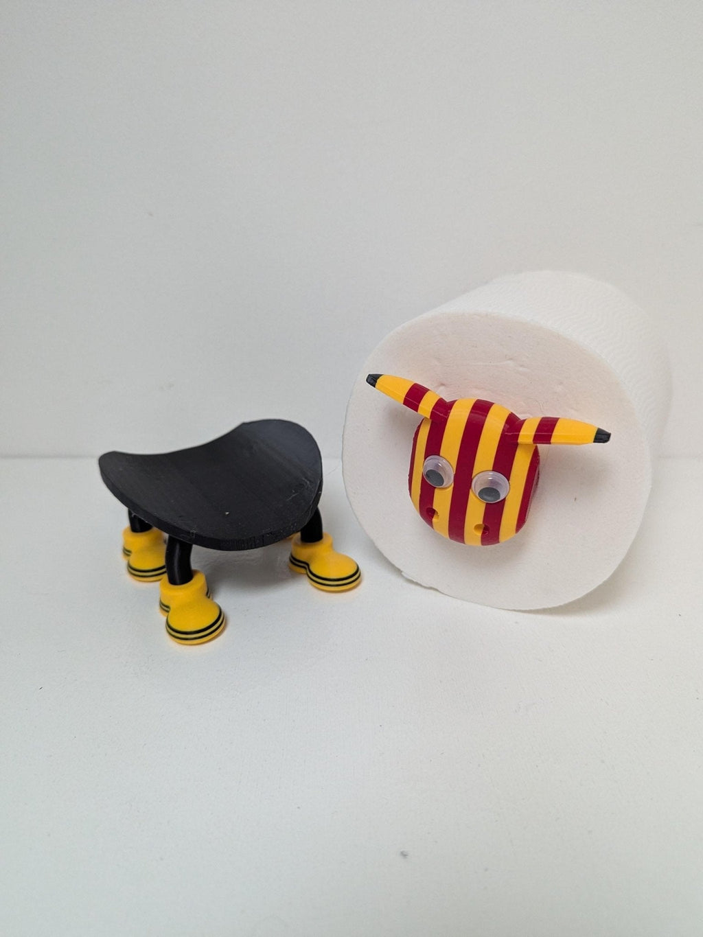 Chaddyverse Bradford City Sheep Toilet Roll Holder – Claret & Amber