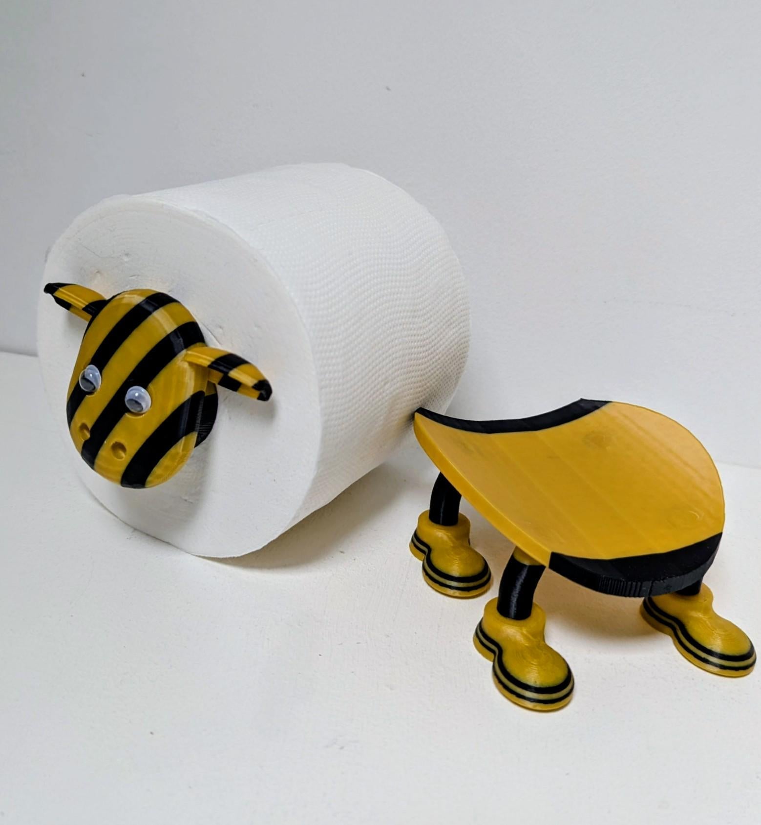 Castleford Tigers Super Sheep Toilet Roll Holder – Rugby Fan Gift