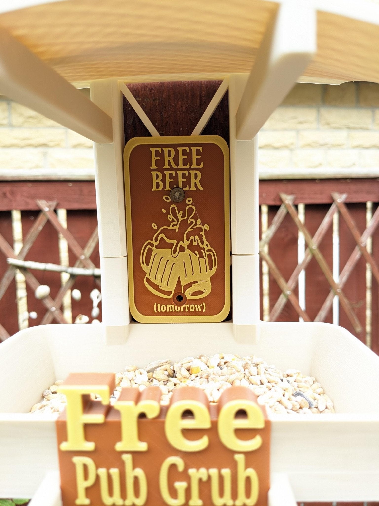 Chaddyverse Personalised Pub Bird Feeder – Custom Garden Seed Station