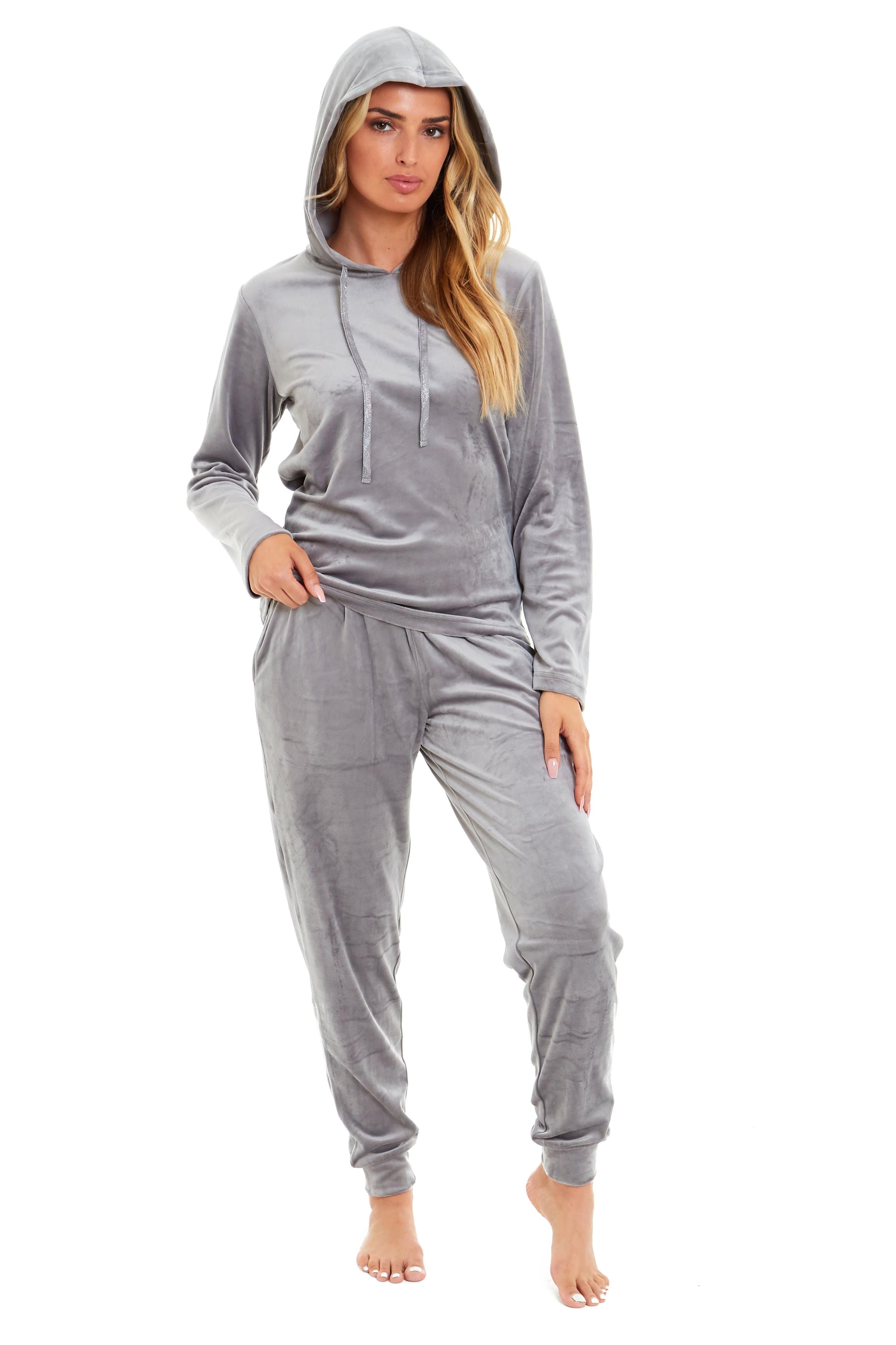 OLIVIA ROCCO Women's Velour Hooded Pyjama Set – Soft Stretch Loungewear