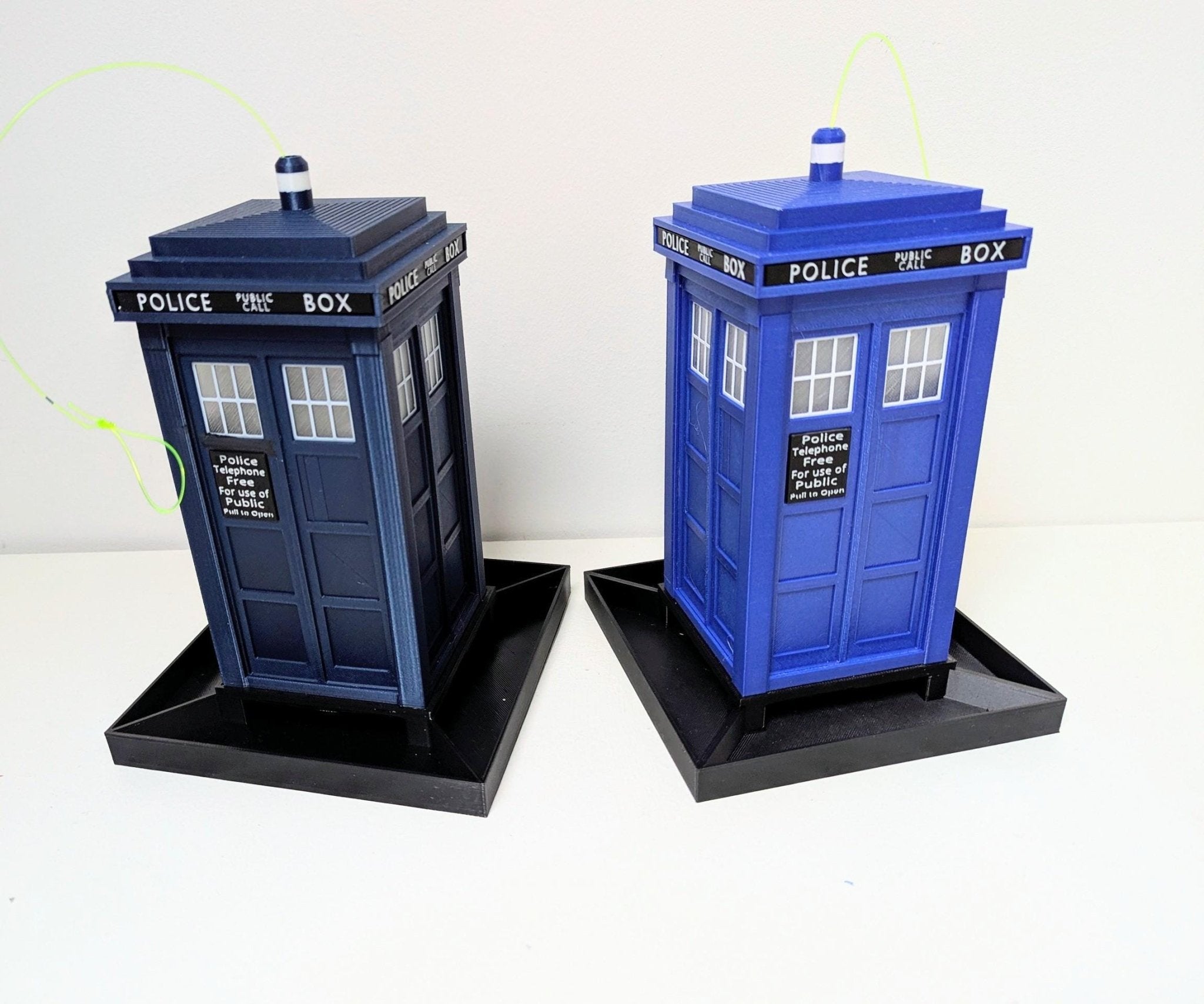 Chaddyverse TARDIS Bird Seed Feeder - 3D Printed Police Box Table