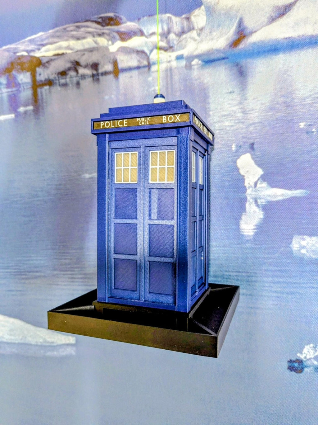 Chaddyverse TARDIS Bird Seed Feeder - 3D Printed Police Box Table