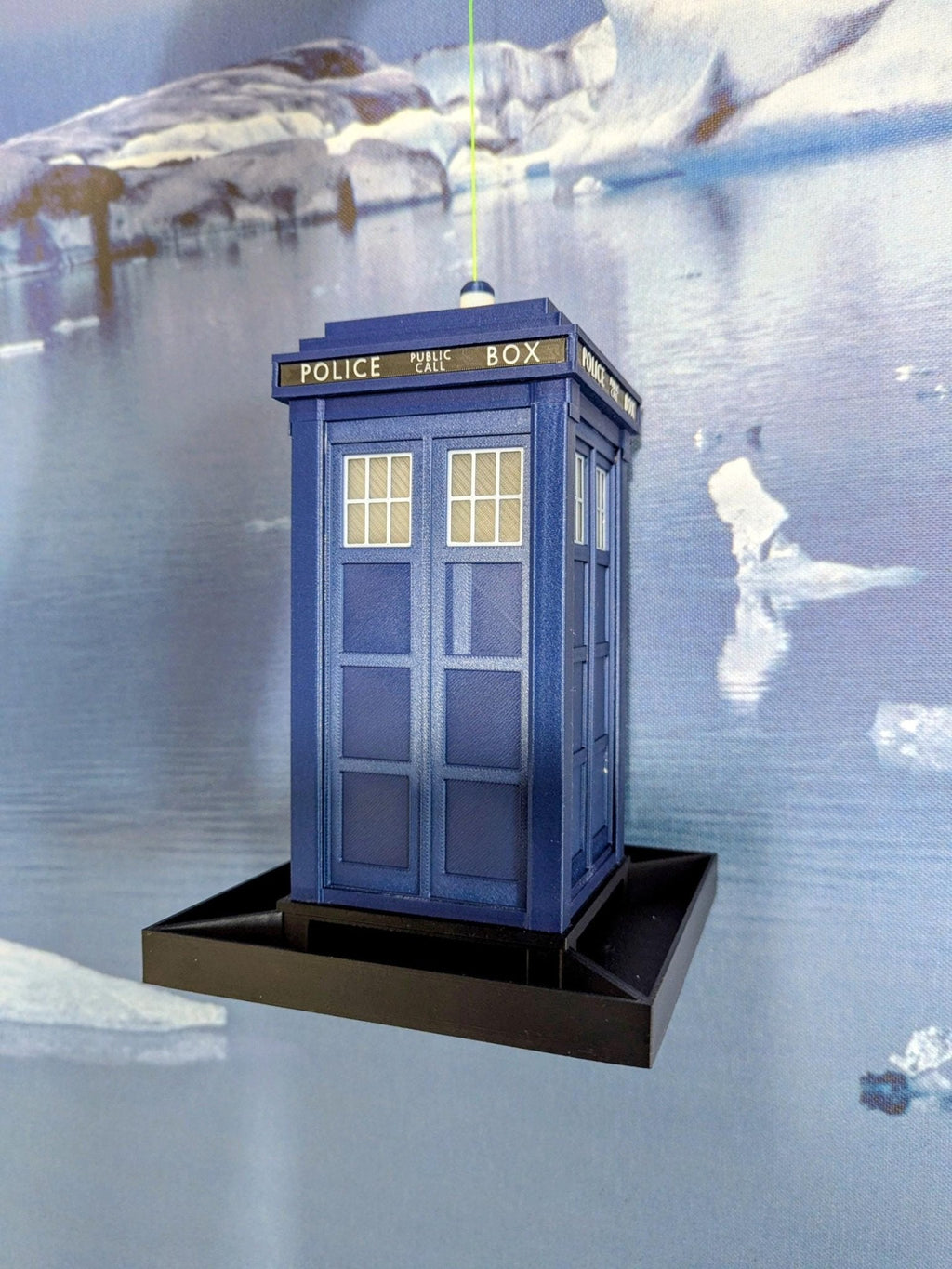 Chaddyverse TARDIS Bird Seed Feeder - 3D Printed Police Box Table
