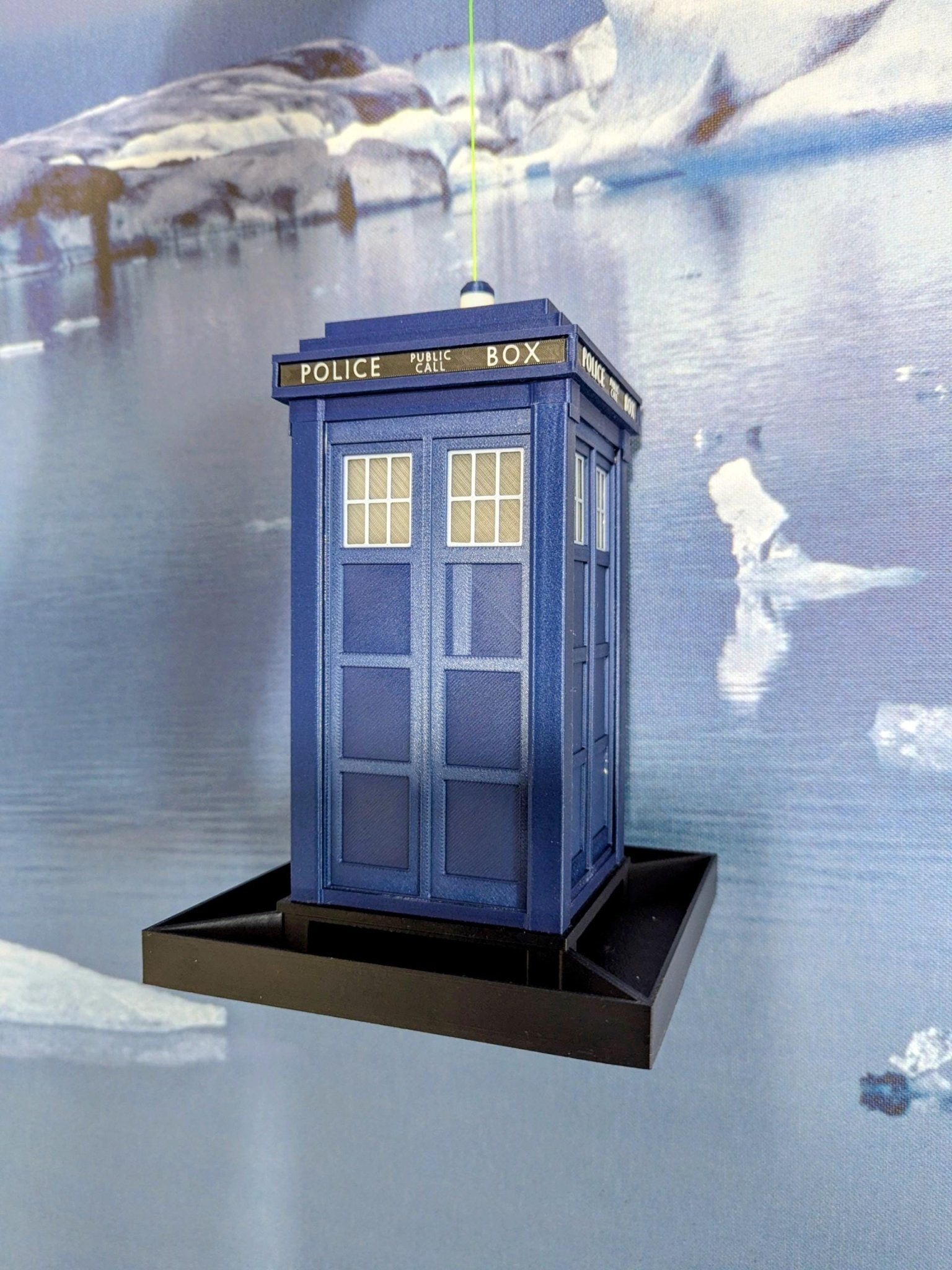 Chaddyverse TARDIS Bird Seed Feeder - 3D Printed Police Box Table