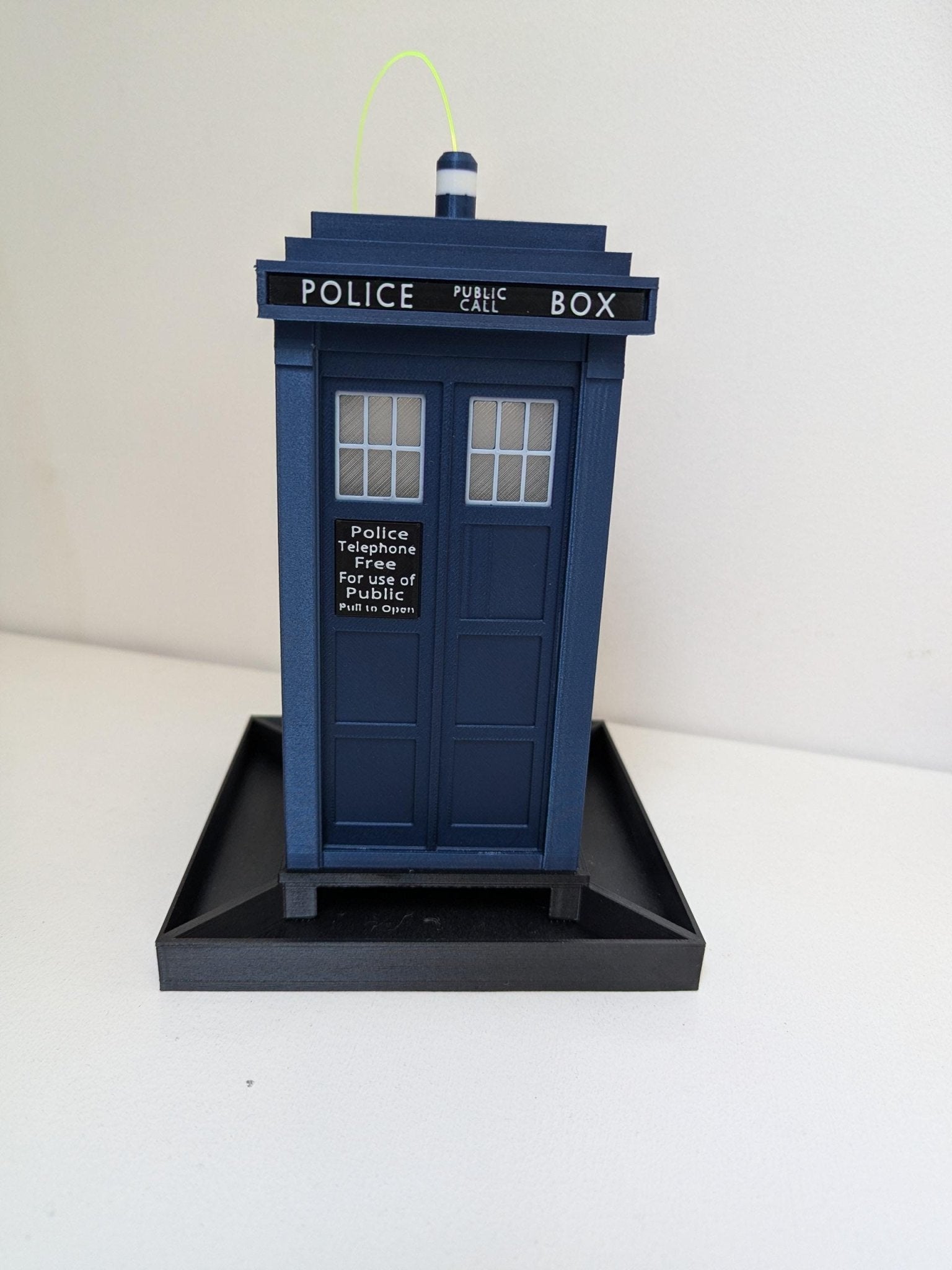 Chaddyverse TARDIS Bird Seed Feeder - 3D Printed Police Box Table