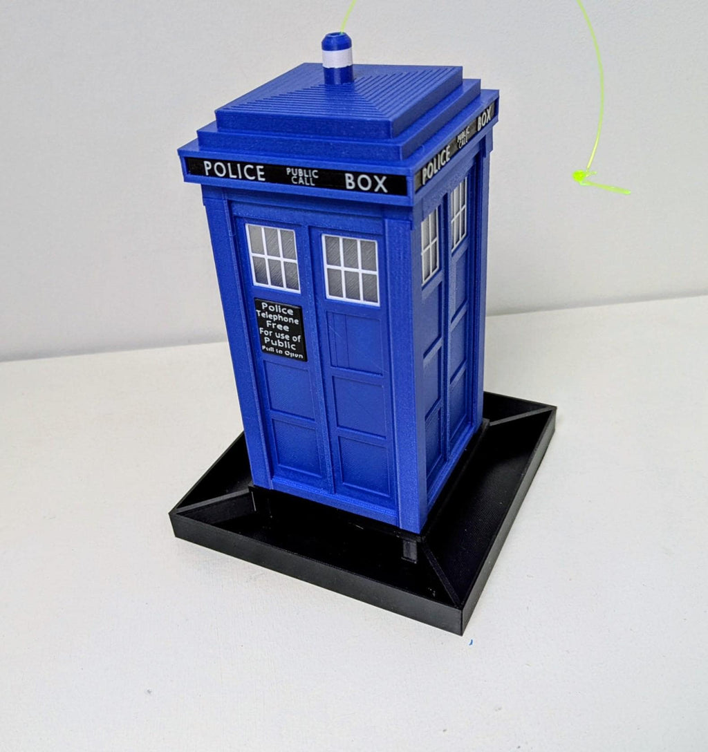 Chaddyverse TARDIS Bird Seed Feeder - 3D Printed Police Box Table