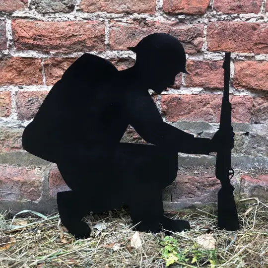 Rustic Warehouse Norfolk Kneeling Soldier Metal Garden Sculpture – Black
