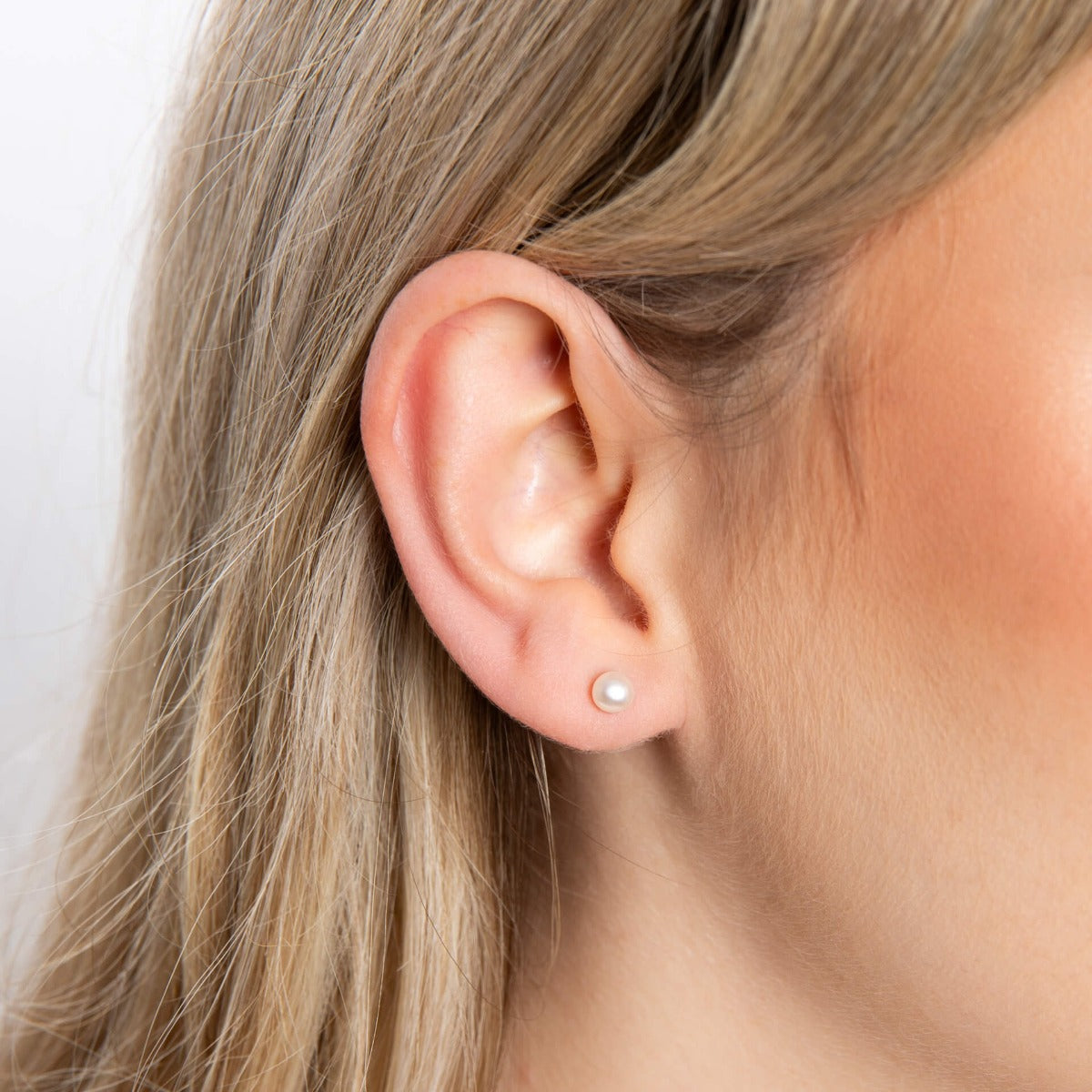 Gecko Jewellery Sterling Silver Freshwater Pearl Stud Earrings