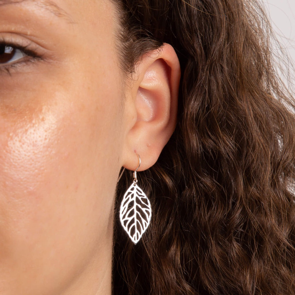 Gecko Jewellery Cut Out Leaf Drop Earrings – Nature Inspired Silver Style