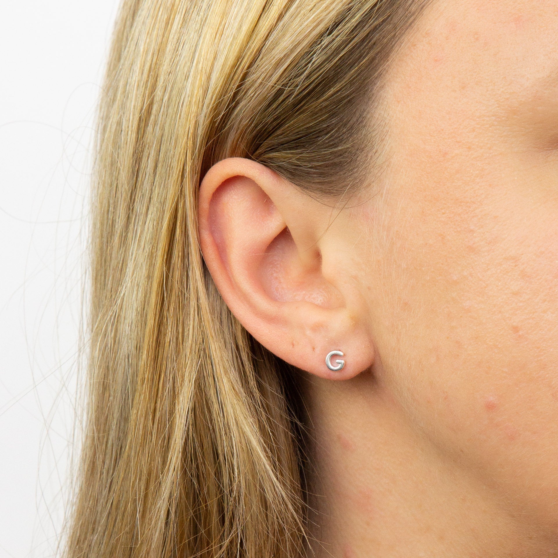 Gecko Jewellery Sterling Silver Initial Stud Earrings – Personalised
