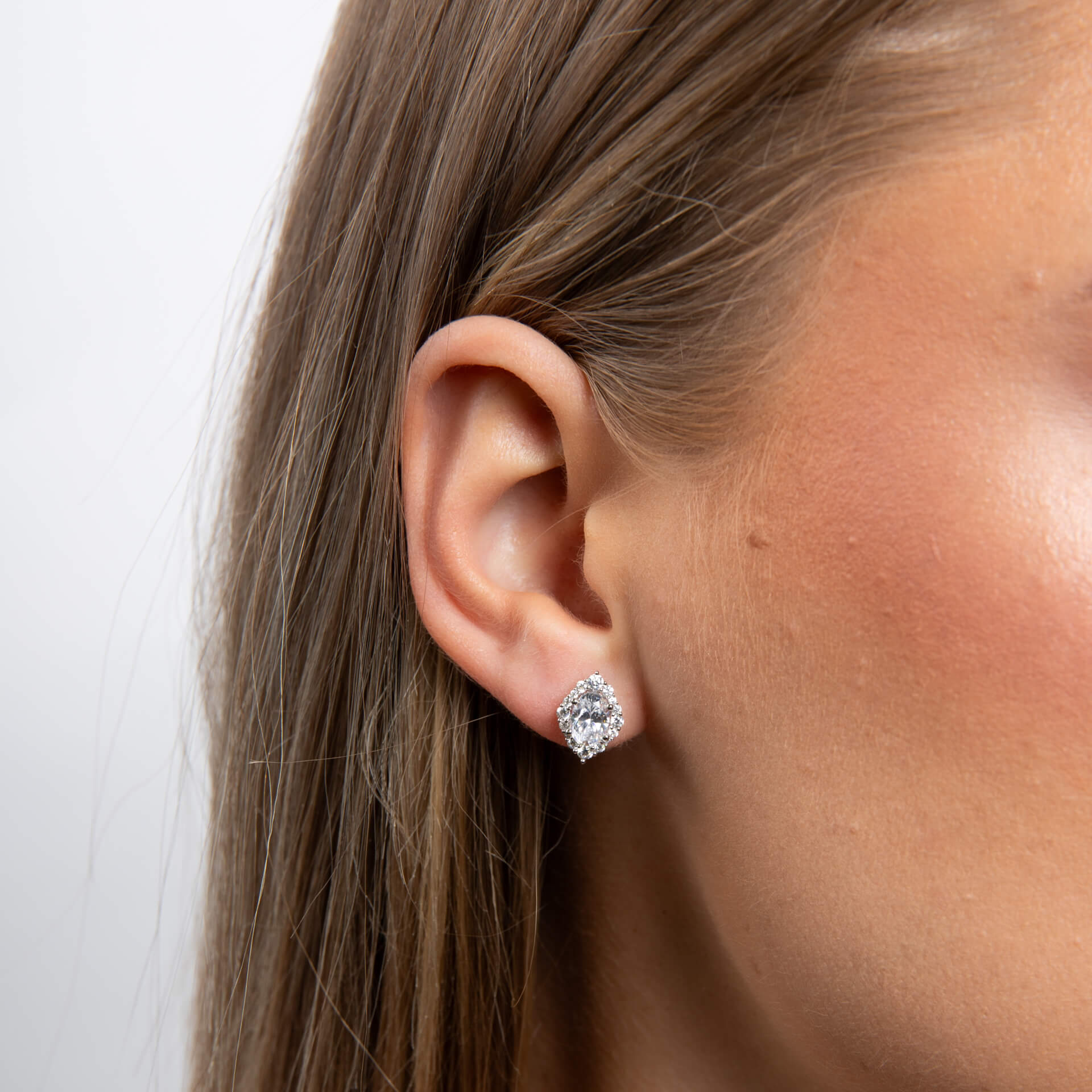 Gecko Jewellery Oval Cluster Stud Earrings – Sterling Silver Zirconia