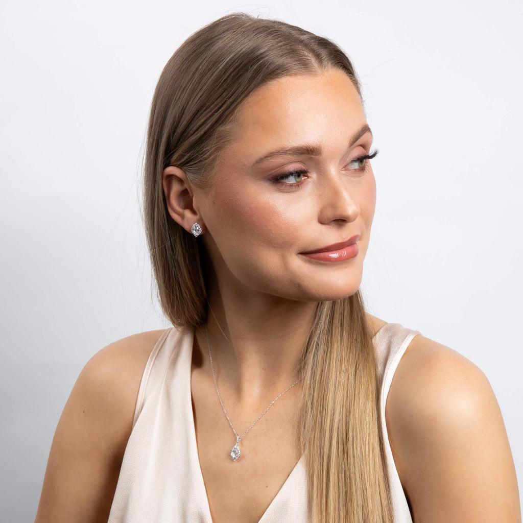 Gecko Jewellery Oval Cluster Stud Earrings – Sterling Silver Zirconia