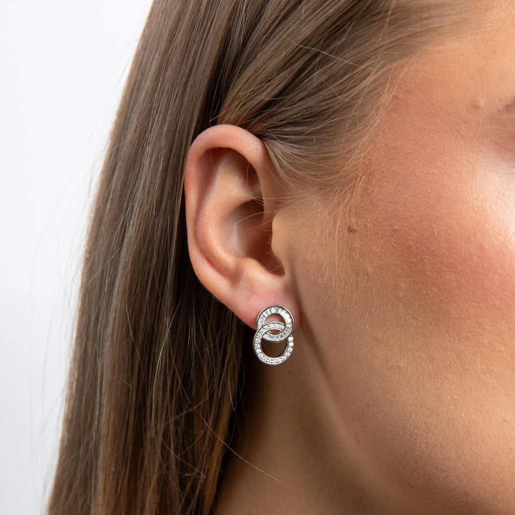 Gecko Jewellery Linked Circles Stud Earrings | Sterling Silver Zirconia