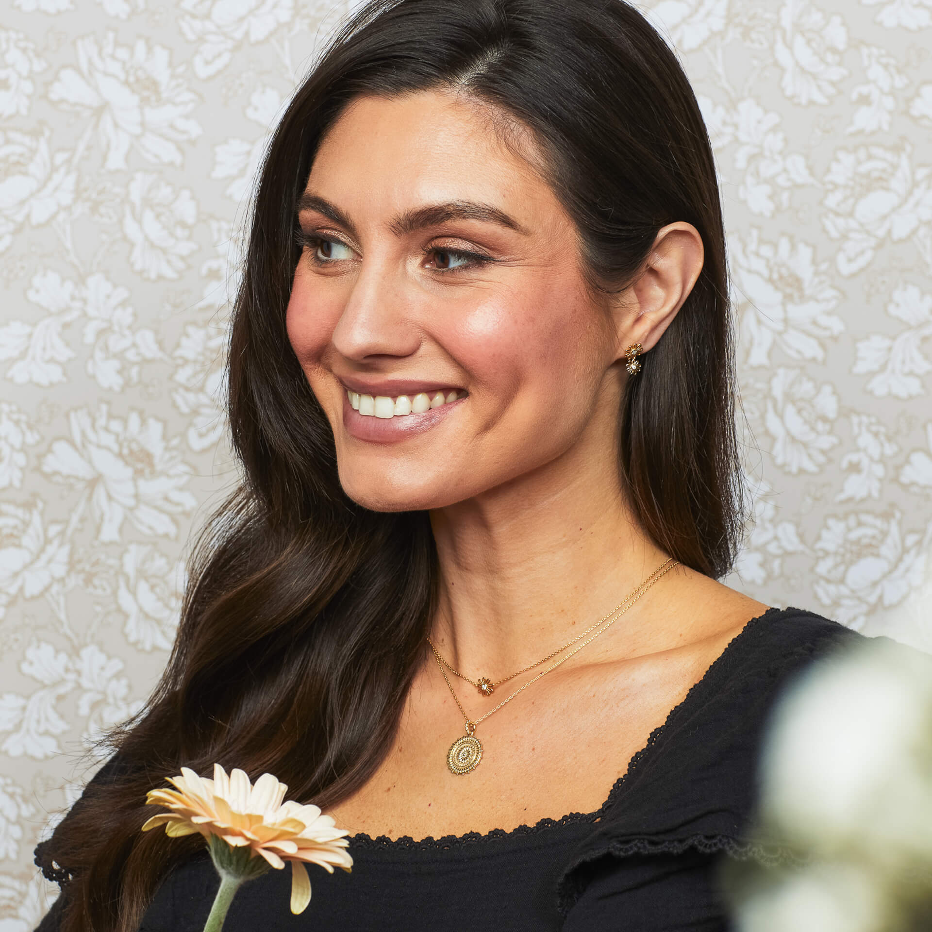 Laura Ashley Thorncliff Daisy Necklace – Recycled Silver & Zirconia