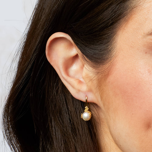 Gecko Jewellery Ickleford Tulips Gold Plated Pearl Earrings