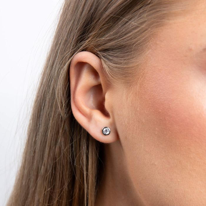 Diamonfire Sterling Silver Bezel Set Zirconia Stud Earrings by Gecko
