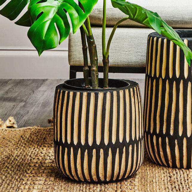 Orsina Arlo Small Engraved Wooden Planter – Natural and Black Decor