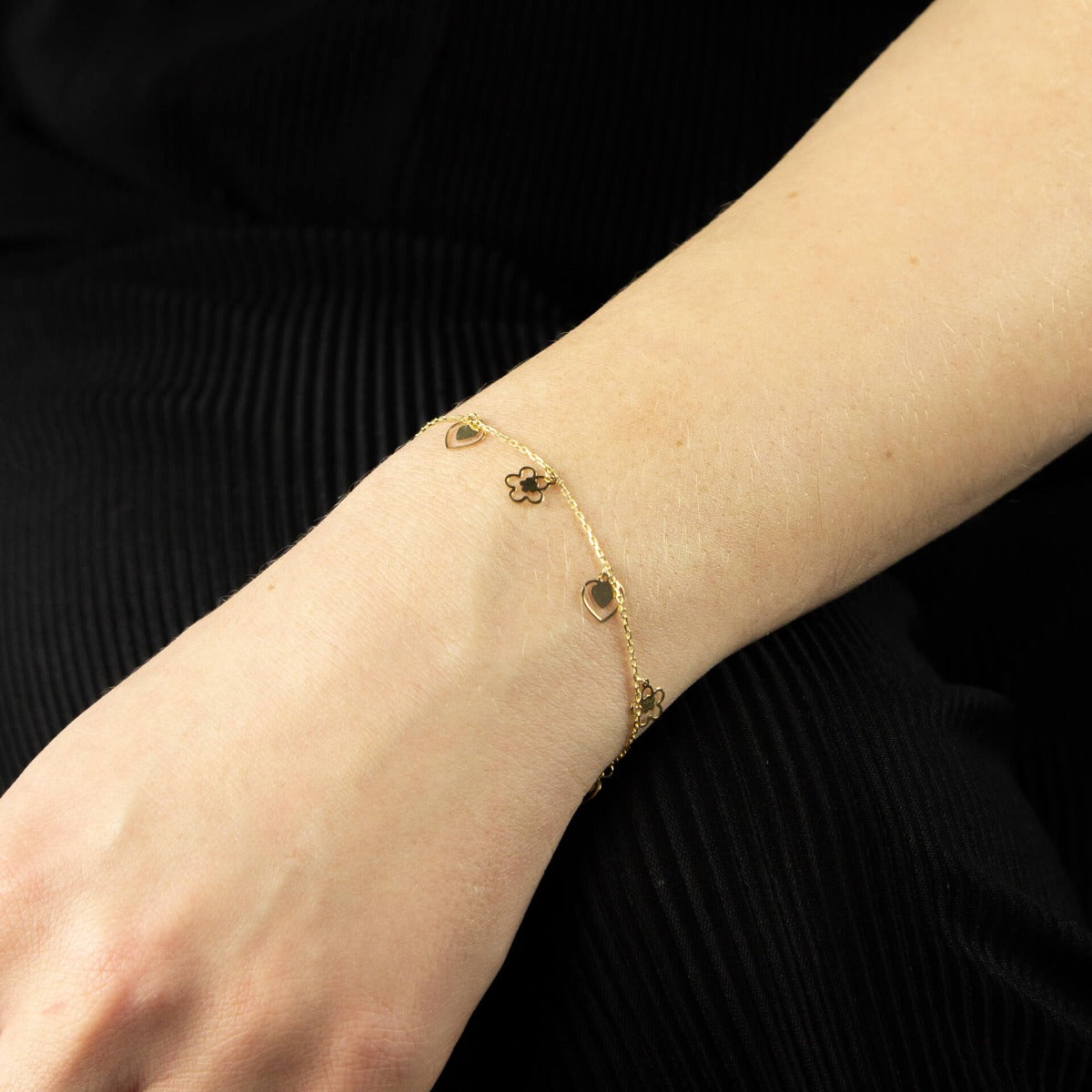 Gecko Jewellery 9ct Gold Heart and Flower Charm Bracelet for Women