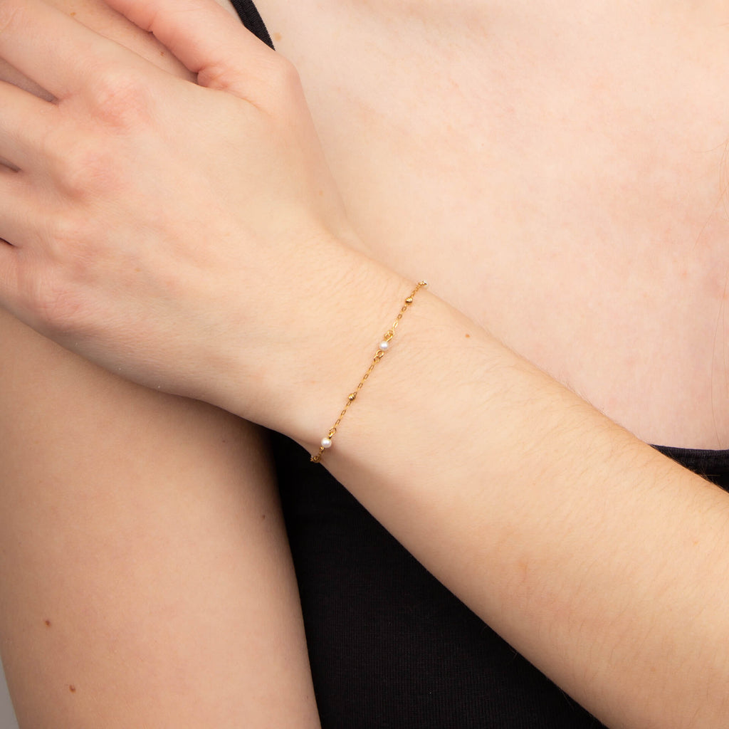Gecko Jewellery 9ct Yellow Gold Trace Chain Bracelet with Freshwater Pearls