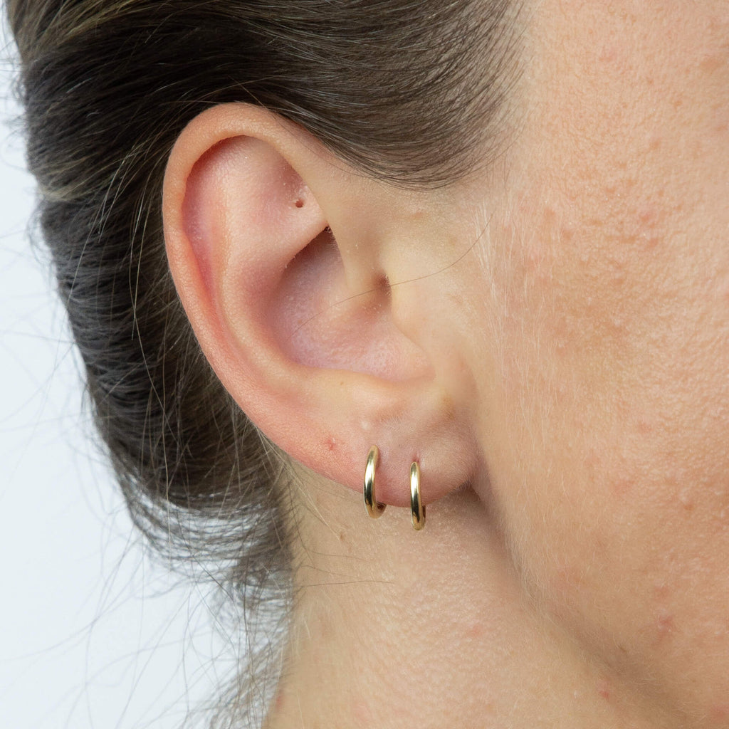 Gecko Jewellery 9ct Yellow Gold Huggie Hoop Earrings - 7mm and 9mm
