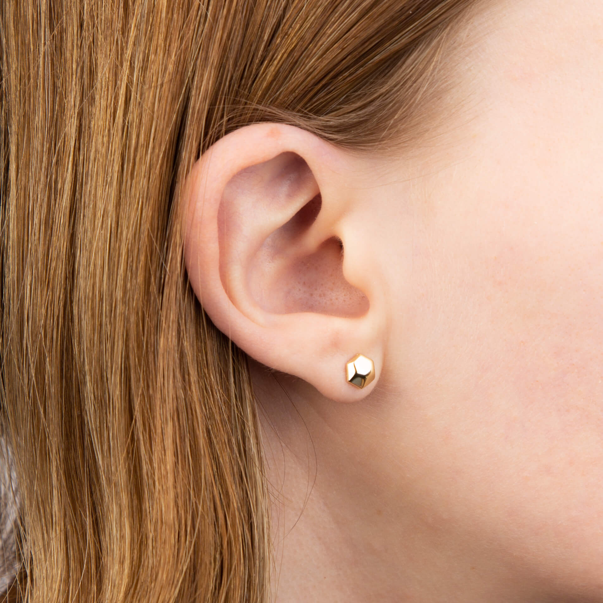 Hexagon Stud Earrings – 9ct Gold Polished Finish by Gecko Jewellery