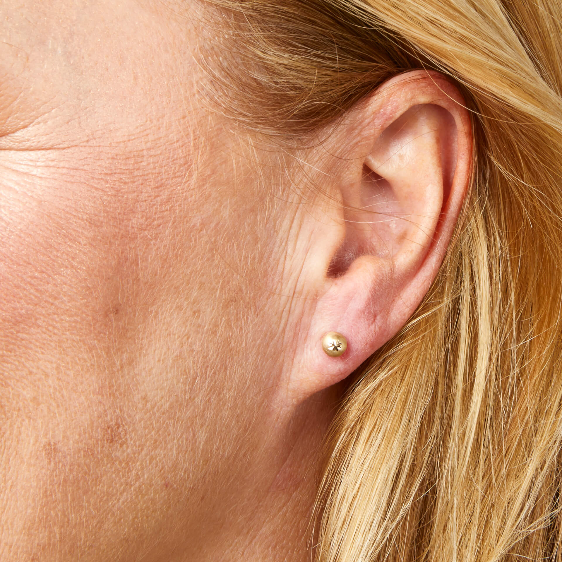 Gecko Jewellery 9ct Yellow Gold Starburst Detail Ball Stud Earrings