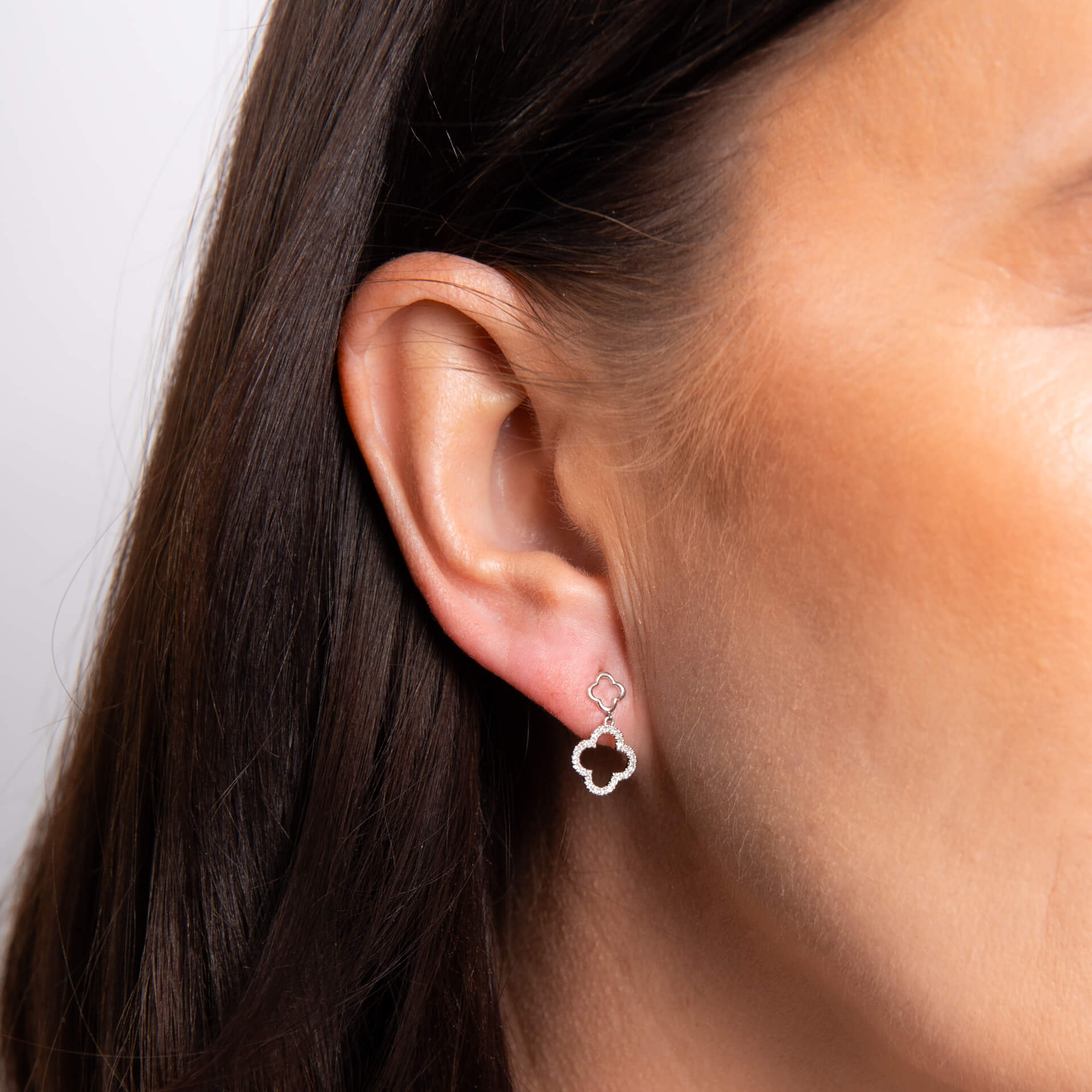 Gecko Jewellery 9ct White Gold Diamond Quatrefoil Drop Earrings