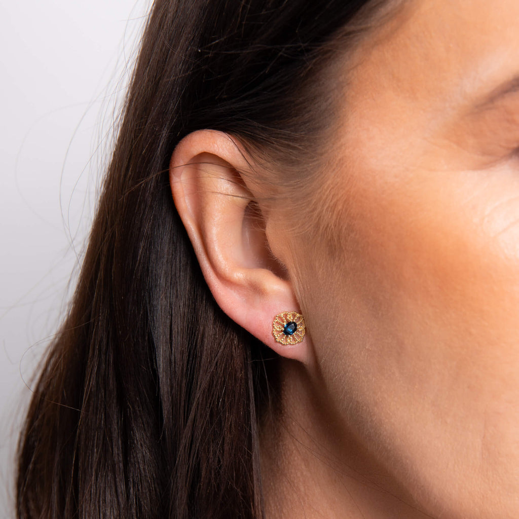 Gecko Jewellery 9ct Gold Sapphire Stud Earrings – Vintage Millegrain