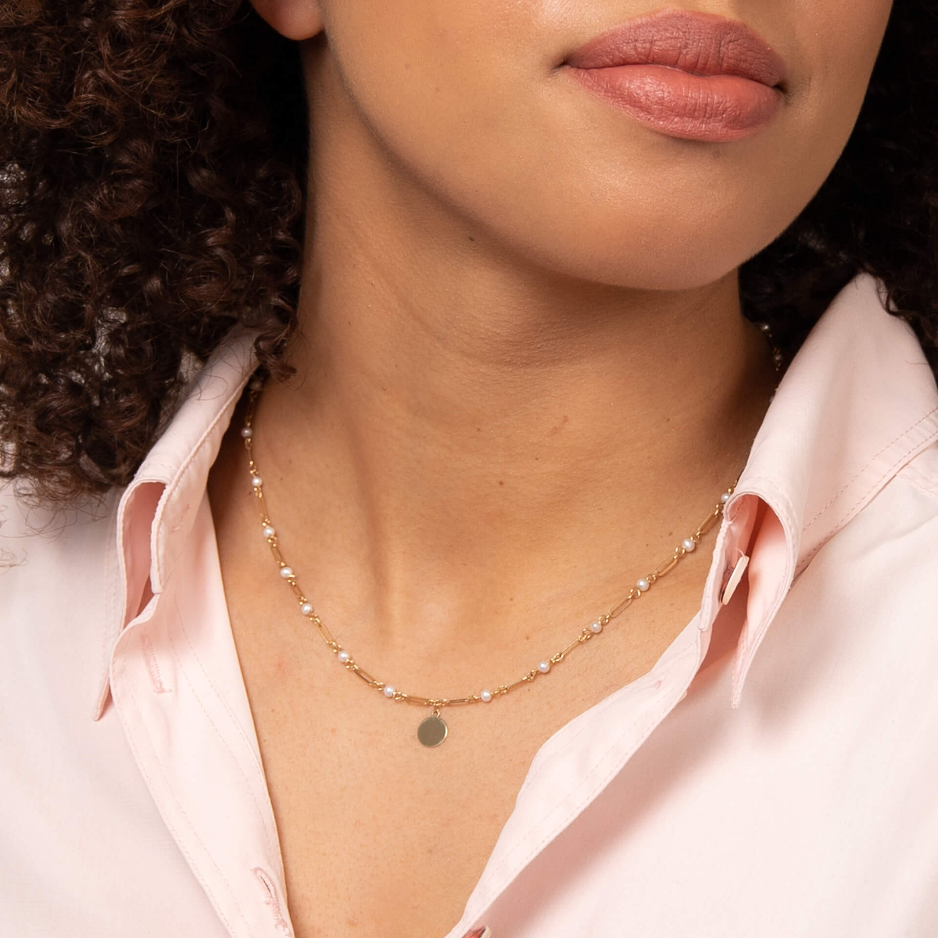 Gecko Jewellery 9ct Yellow Gold Pearl Station Necklace with Engravable Disc
