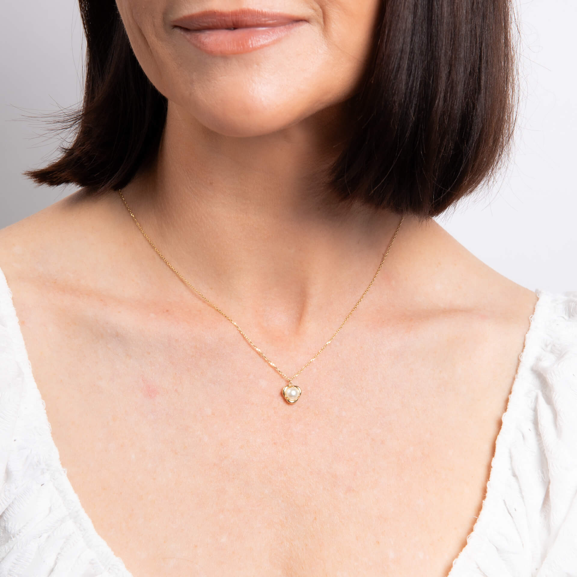 Gecko Jewellery 9ct Yellow Gold Pearl Petal Clover Necklace