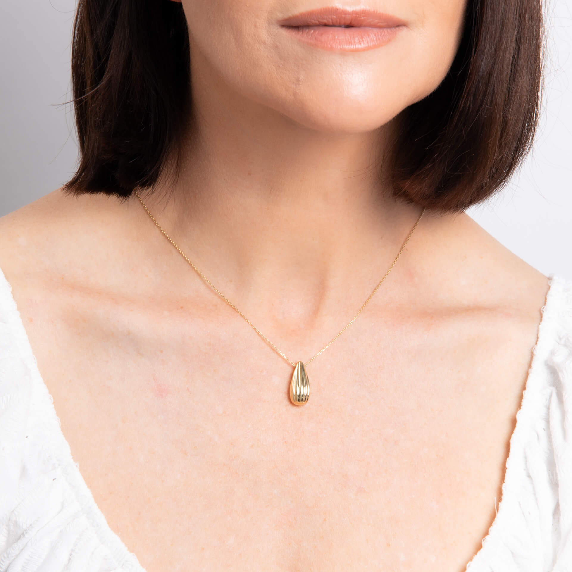 Gecko Jewellery Ridged Teardrop Necklace – Polished 9ct Yellow Gold