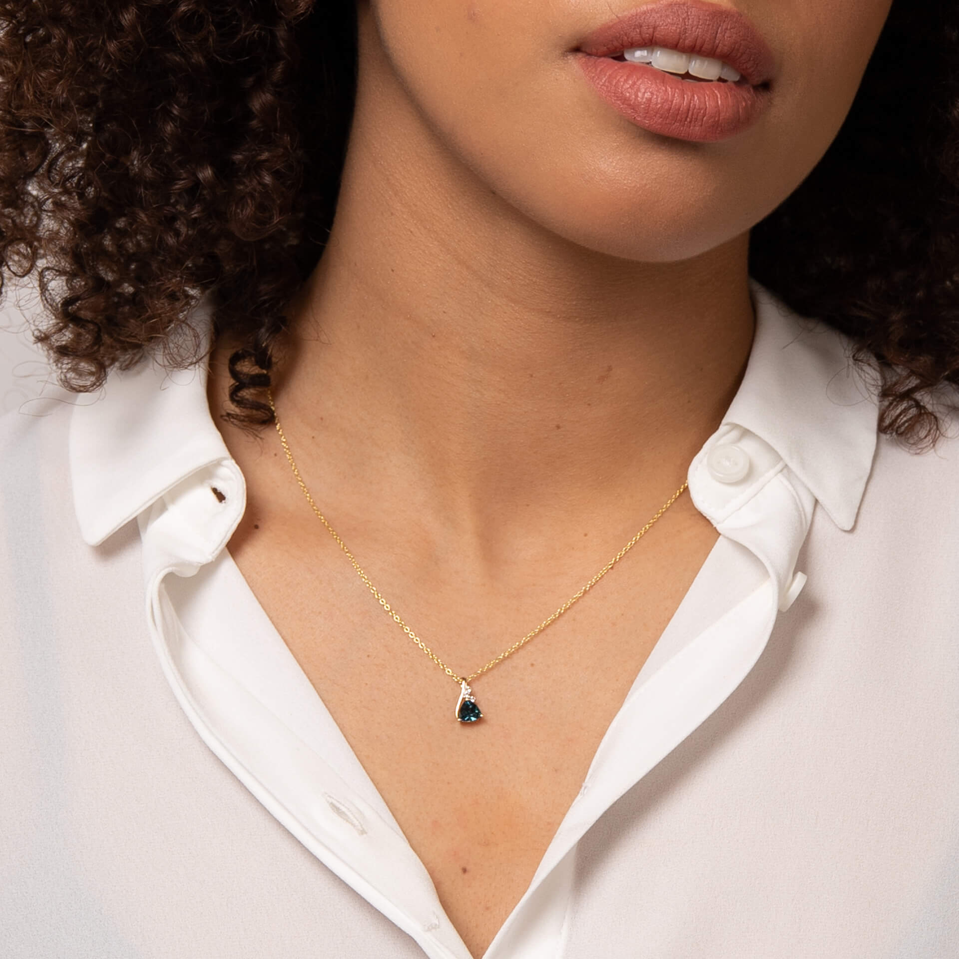 Gecko Jewellery Trillion Cut Semi-Precious Pendant in 9ct Gold