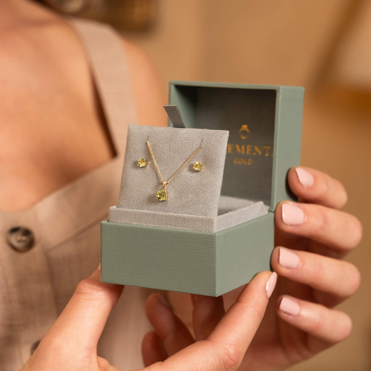 Gecko Jewellery 9ct Yellow Gold Birthstone Stud Earrings for Women