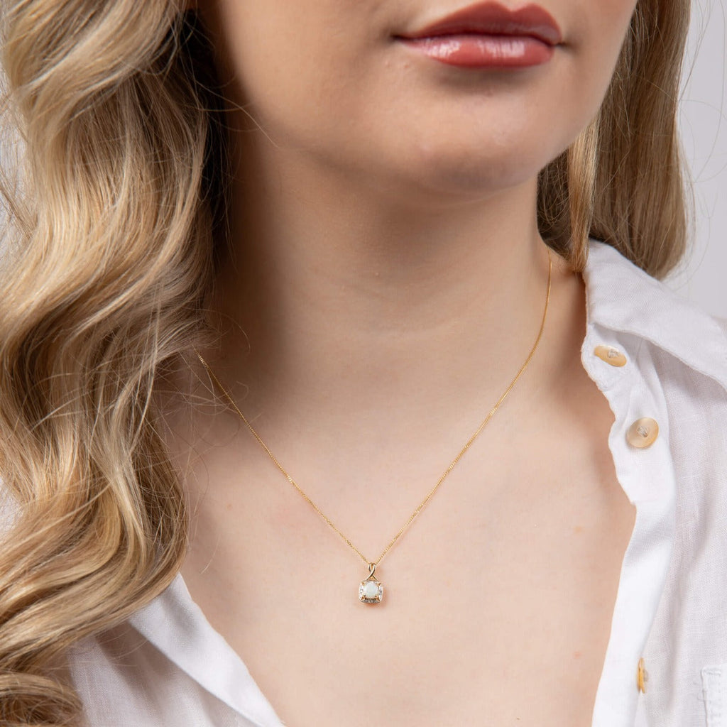 Gecko Jewellery 9ct Gold Semi-Precious Twist Pendant with Diamonds
