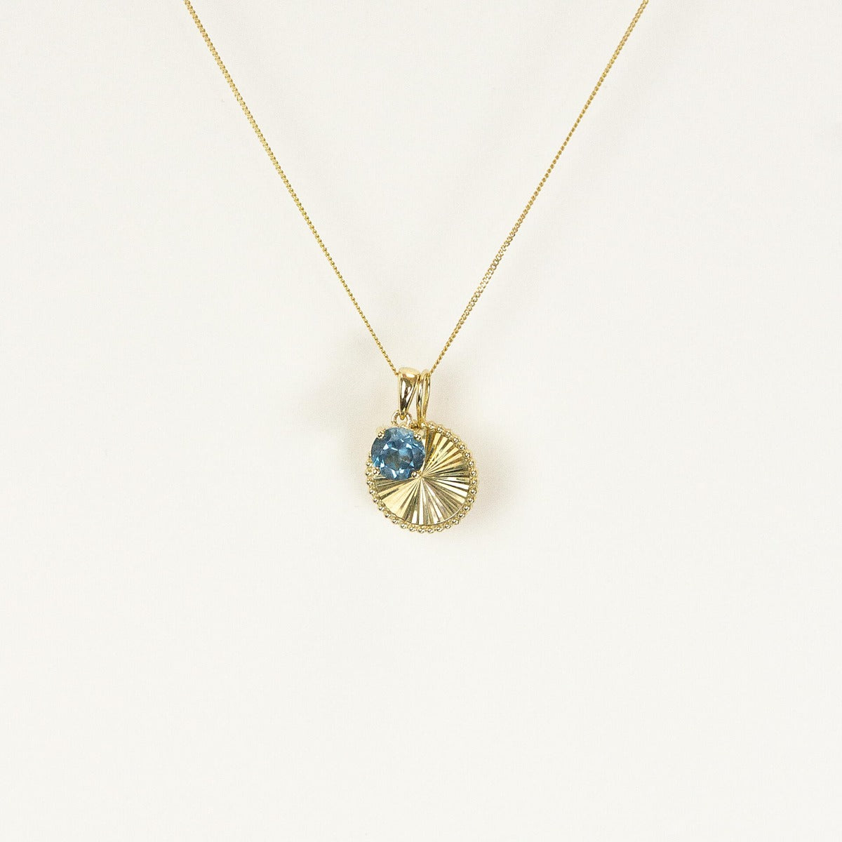 Gecko Jewellery 9ct Yellow Gold Birthstone Pendant - Personalised Gift