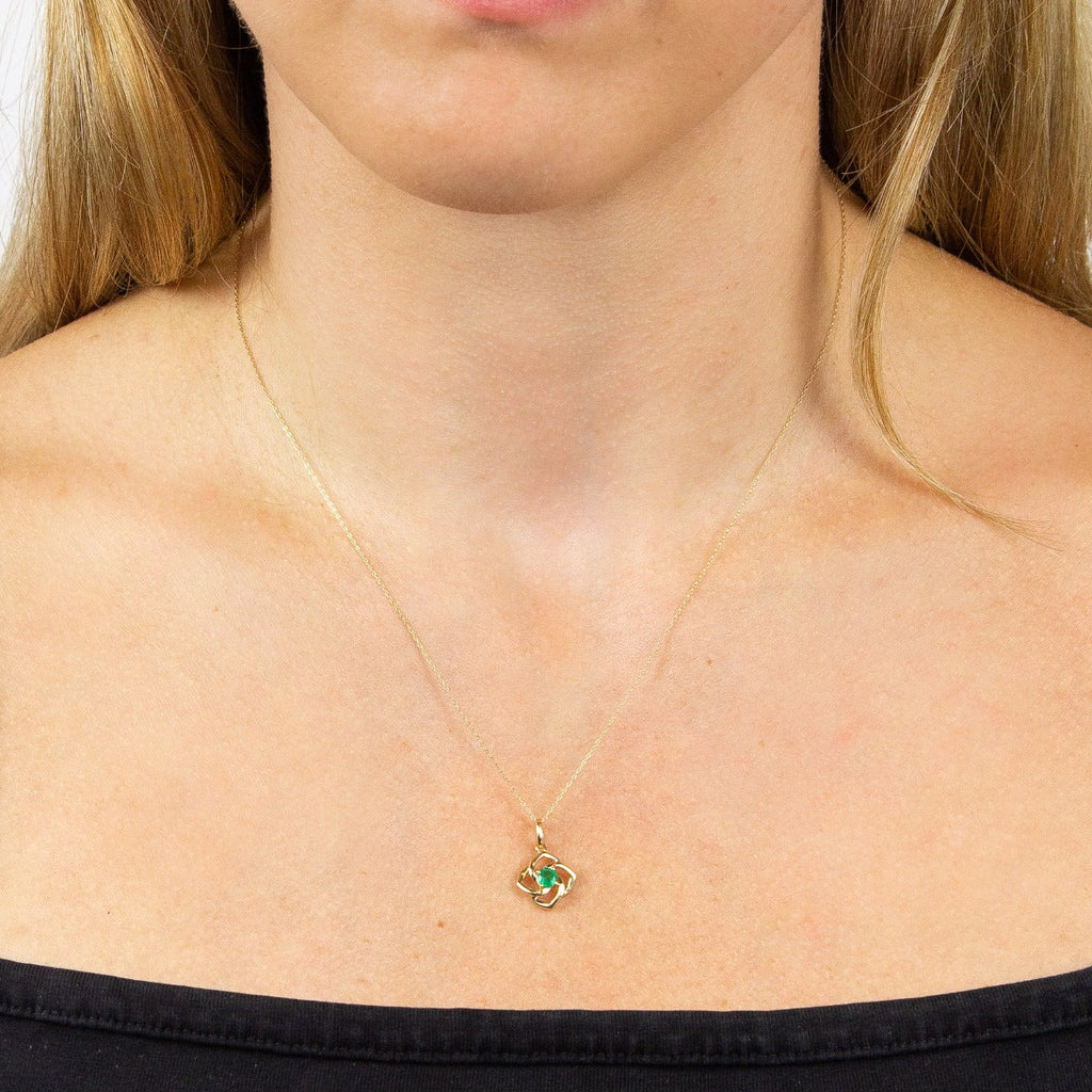 Gecko Jewellery 9ct Yellow Gold Cut Out Flower Pendant with Emerald