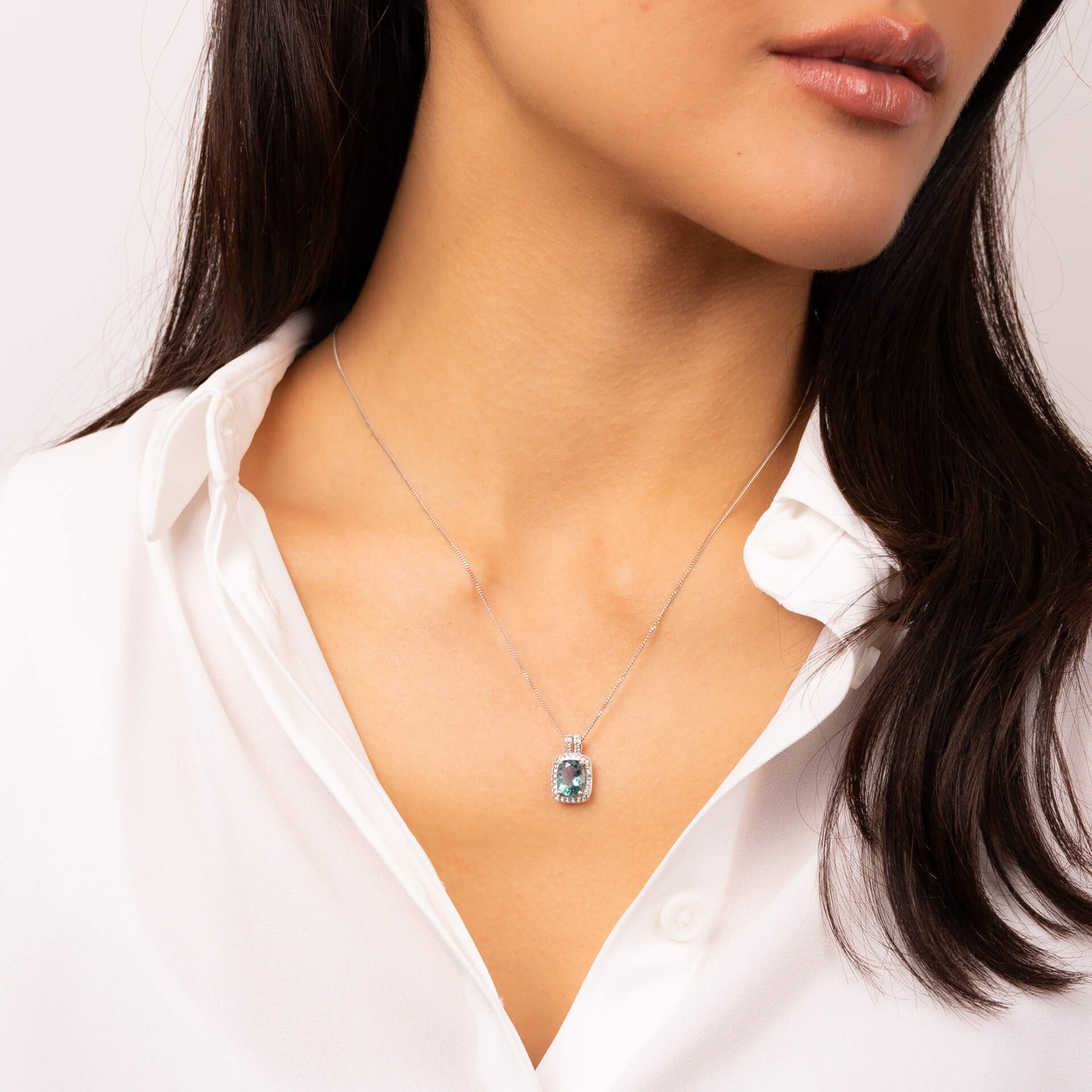 Gecko Jewellery Blue Fluorite & White Topaz 9ct White Gold Pendant
