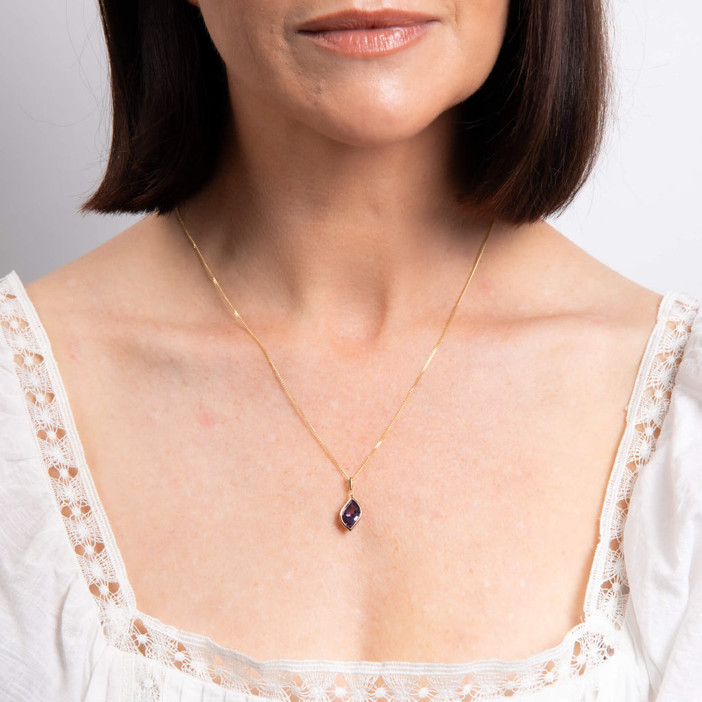 Gecko Jewellery Flame Cut Amethyst Pendant in 9ct Yellow Gold