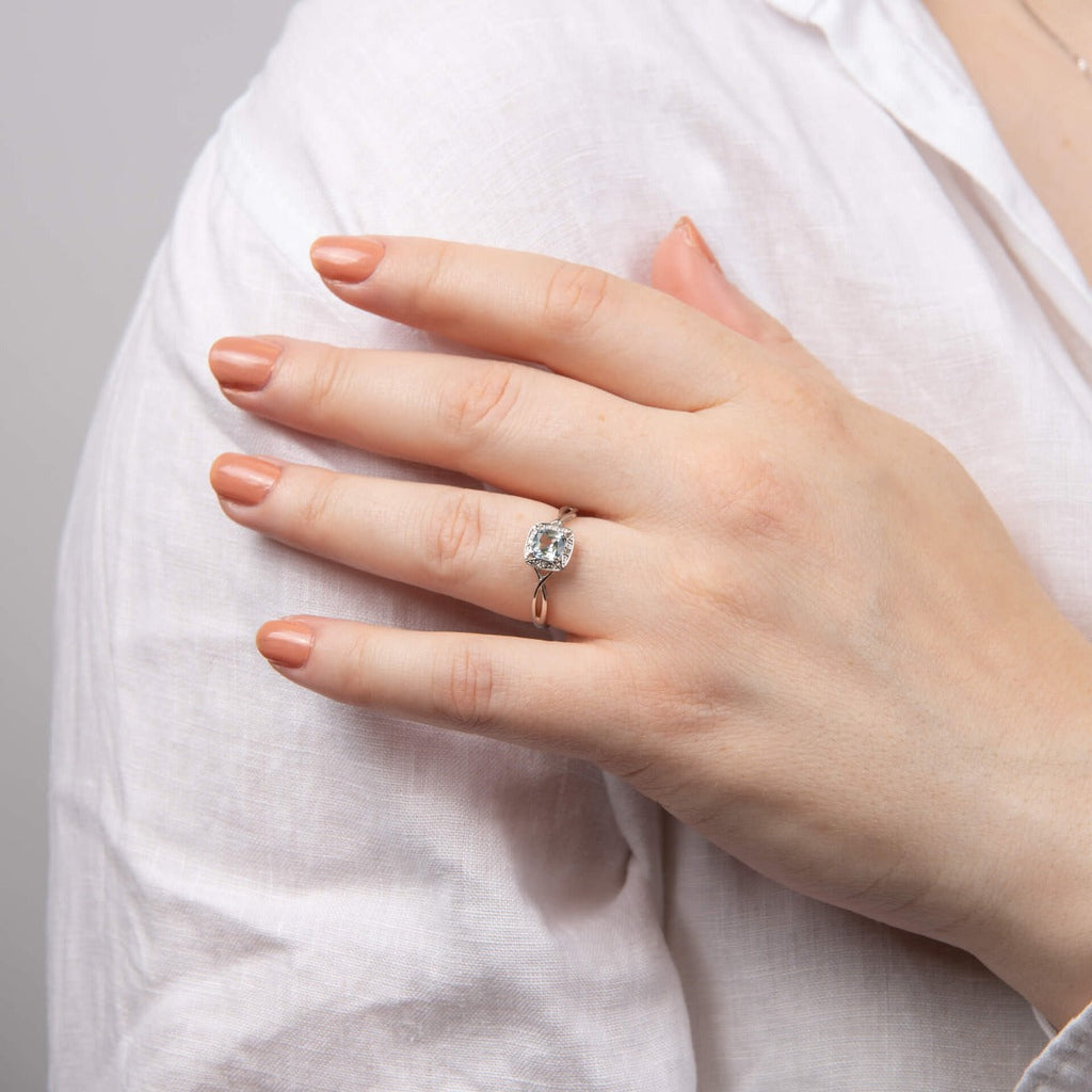 Gecko Jewellery 9ct Gold Semi-Precious Twist Ring with Diamonds