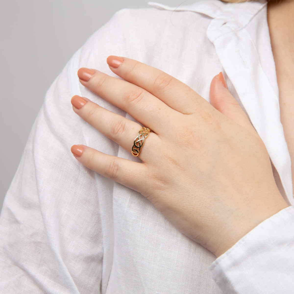 Celtic Pattern Ring in 9ct Gold – Gecko Jewellery Retail Band