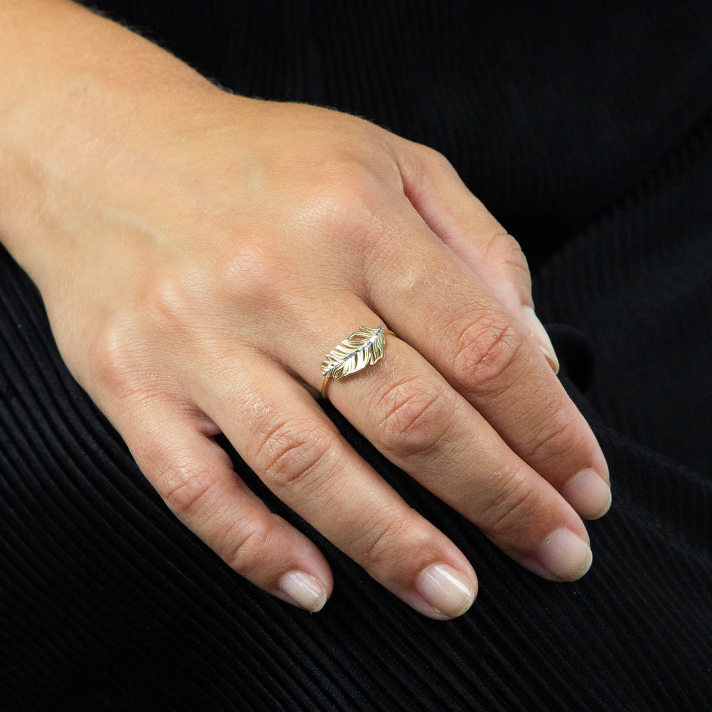 Gecko Jewellery 9ct Yellow Gold Feather Ring with White Gold Highlights