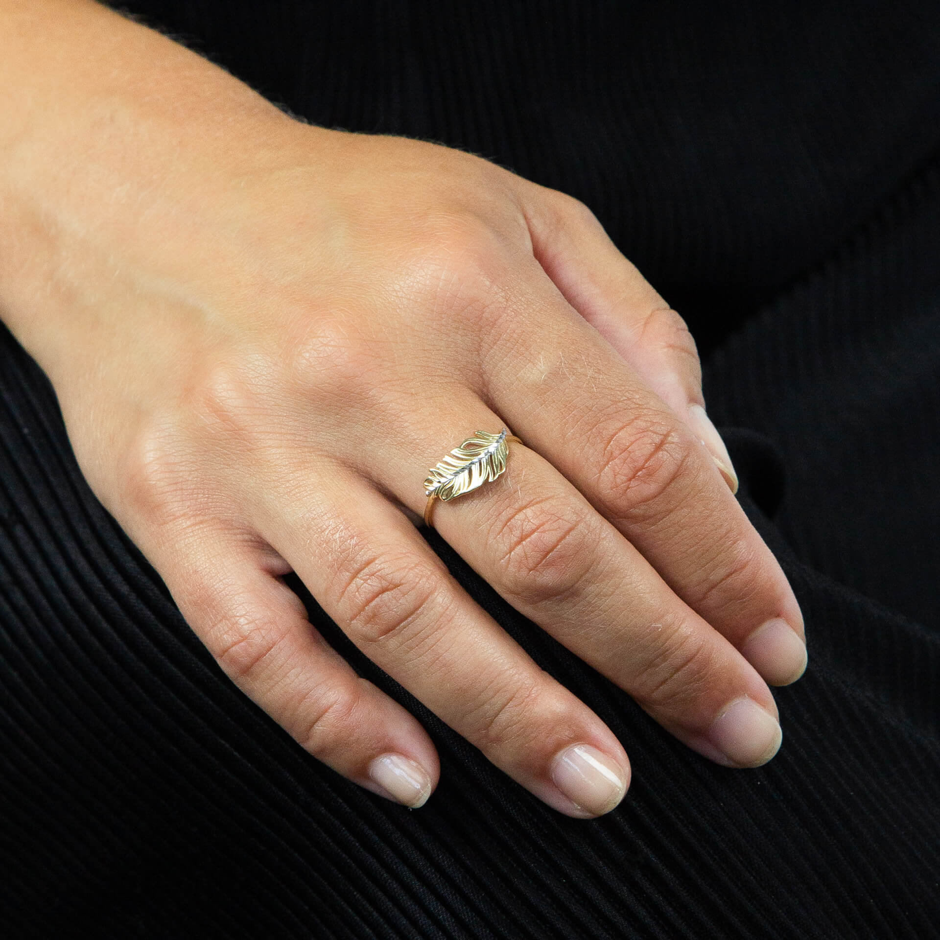 Gecko Jewellery 9ct Yellow Gold Feather Ring with White Gold Highlights