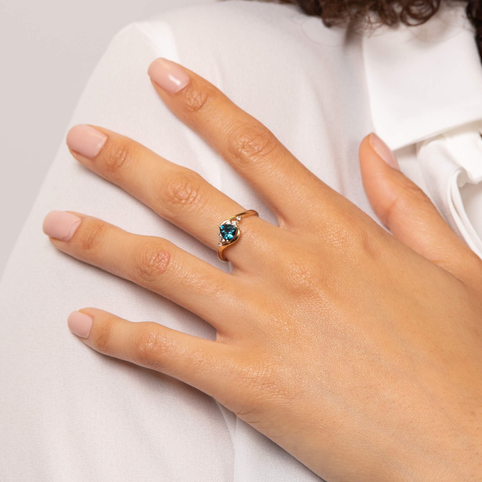 Gecko Jewellery Trillion Cut Semi-Precious & White Topaz 9ct Gold Ring