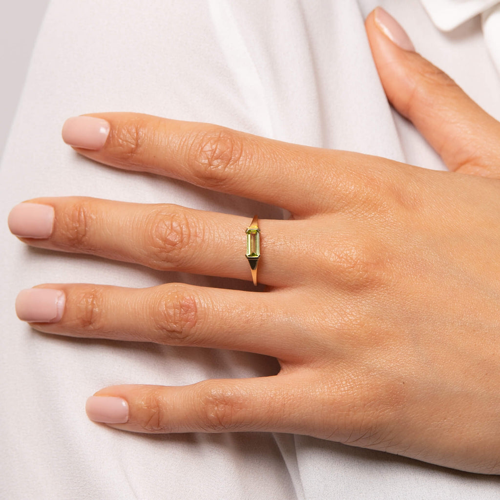Gecko Jewellery Elongated Semi-Precious Stone Ring in 9ct Gold