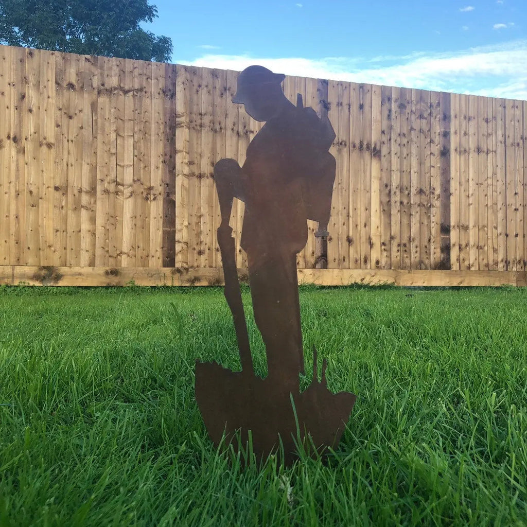 Rustic Metal Soldier Garden Statue – 51cm Steel Outdoor Ornament