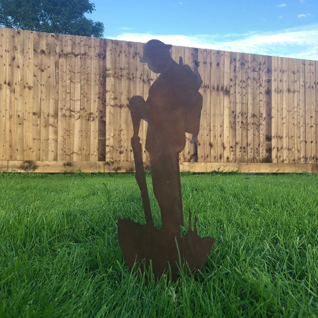 Rustic Metal Soldier Garden Statue – 51cm Steel Outdoor Ornament