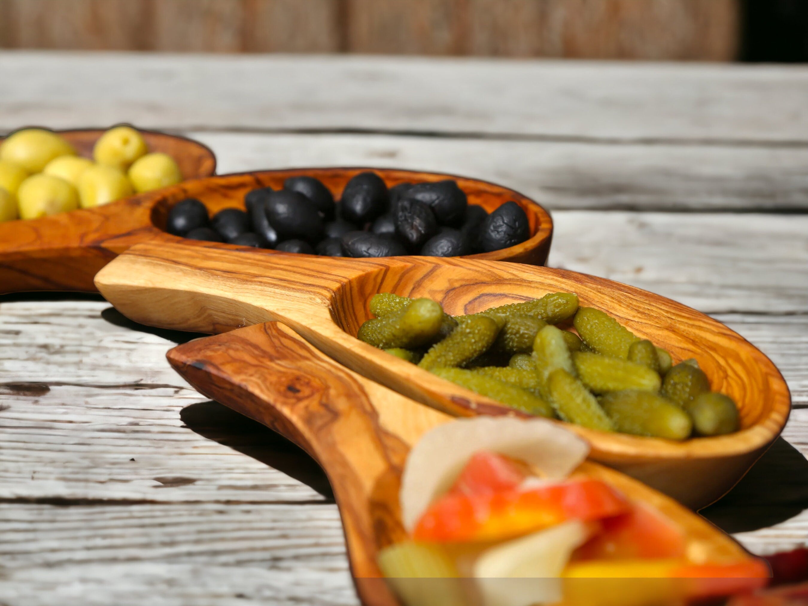 Handcrafted Olive Wood Serving Scoop & Appetizer Dish (20x8x3 cm) | Natural Rustic Grain