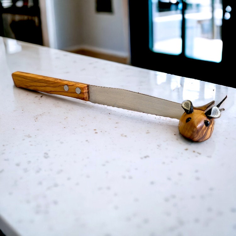 Wooden Hand Cheese Knife 21 cm with mouse knife holder