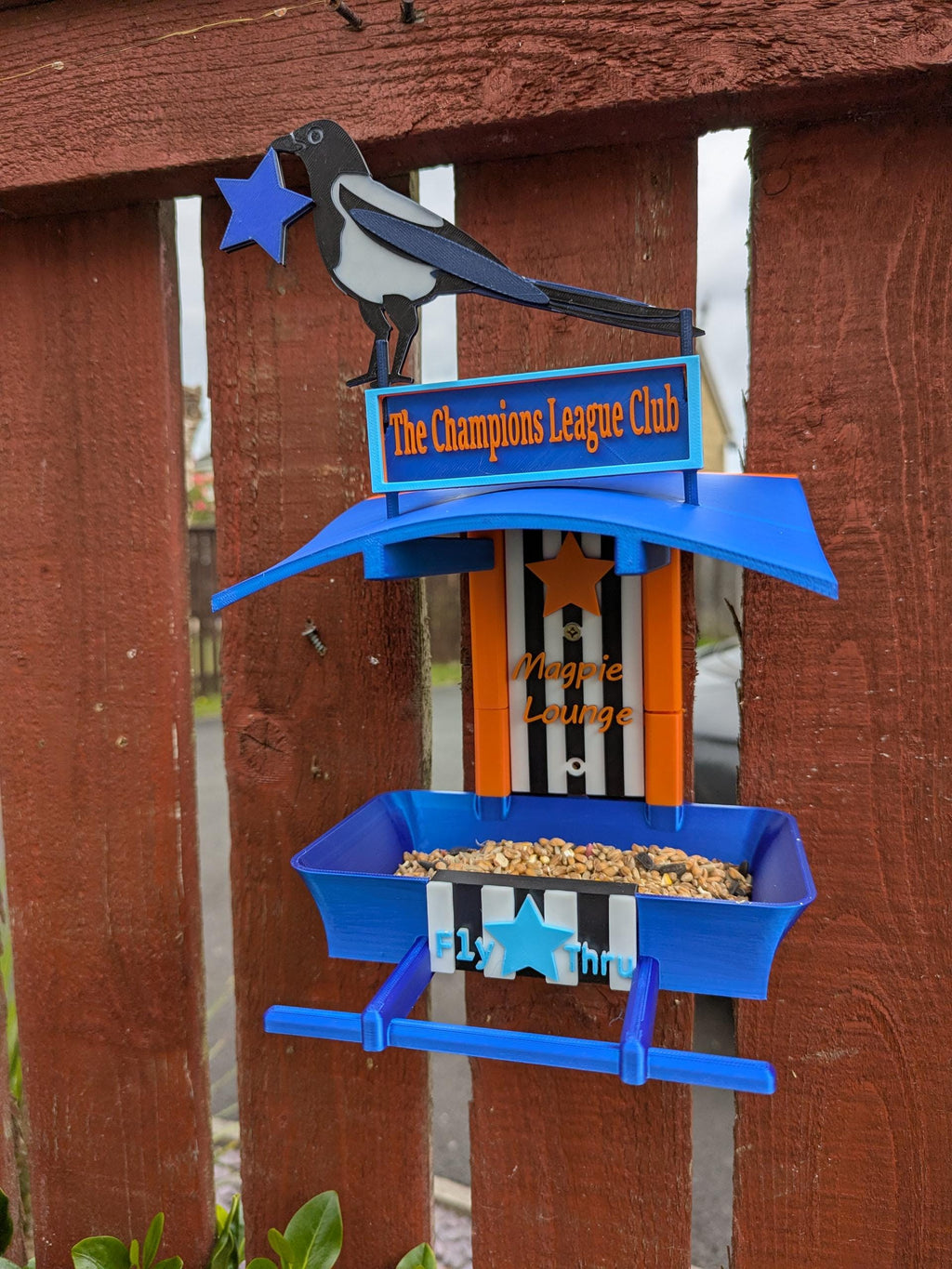 Newcastle United Bird Feeding Station – Champions League Edition