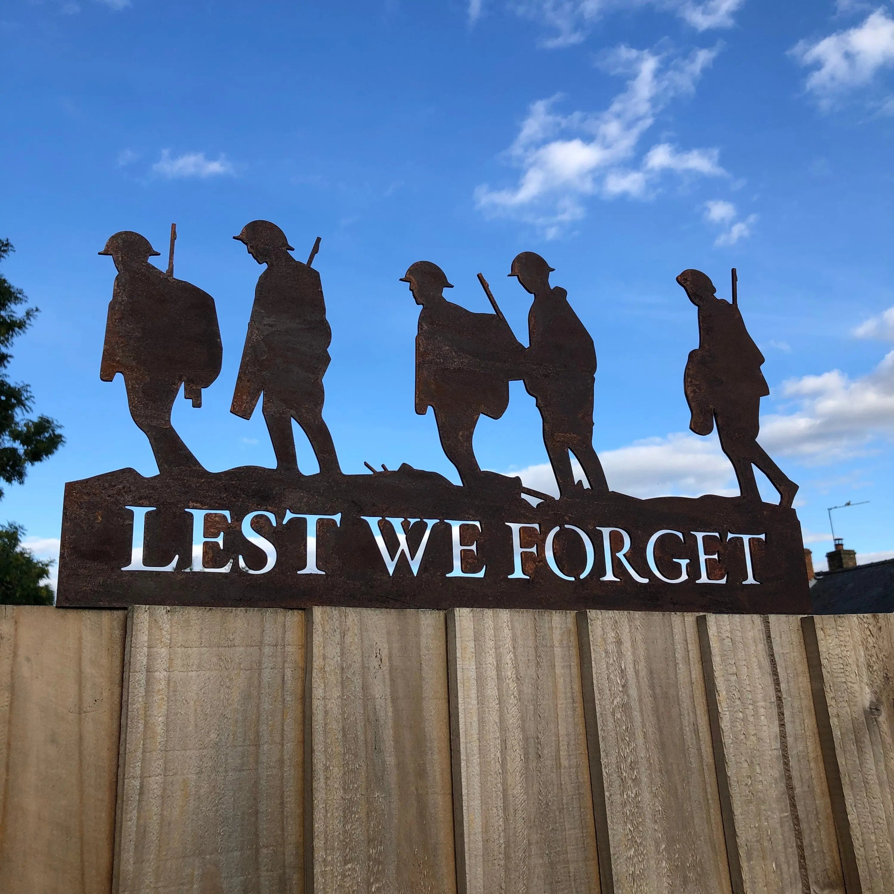 Lest We Forget Soldier Garden Decoration | Rusty Metal Steel Ornament